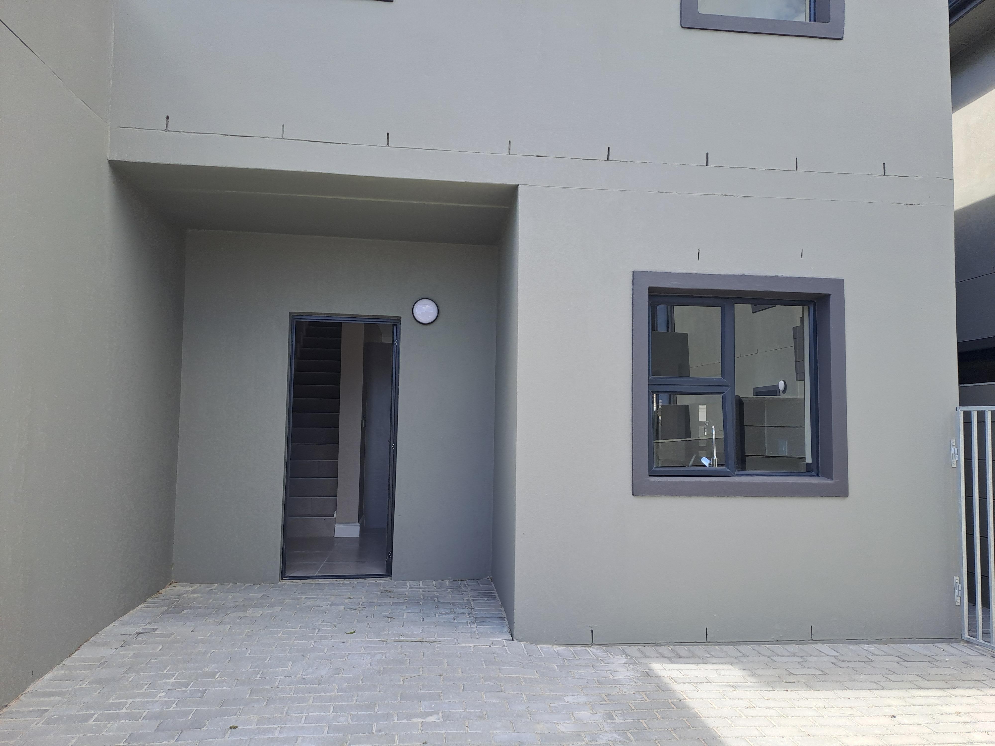 3 Bedroom Property for Sale in Sea Breeze Western Cape